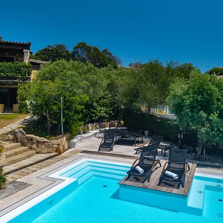 Semesterbostad Casa Elena Al Mare Con Piscina Olbia