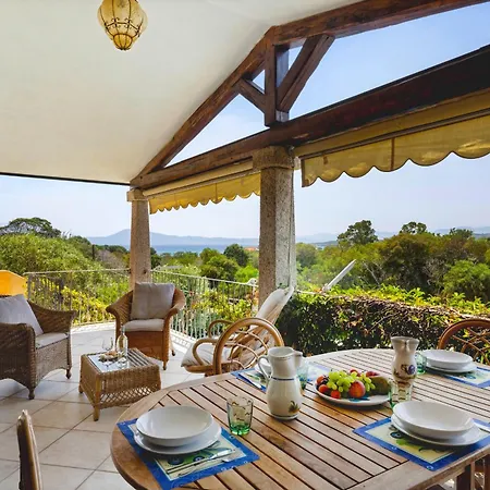 Casa Elena Al Mare Con Piscina Semesterbostad Olbia