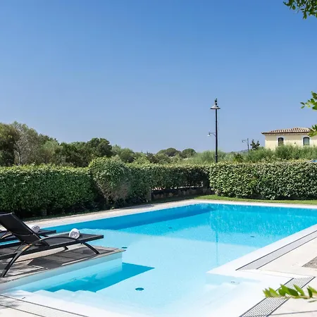Casa Elena Al Mare Con Piscina Дом отдыха *