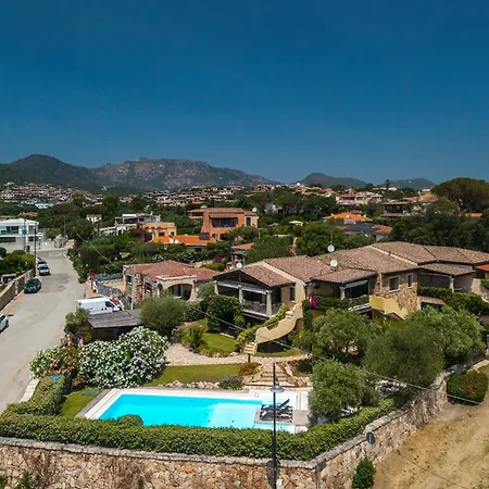 度假居 Casa Elena Al Mare Con Piscina *