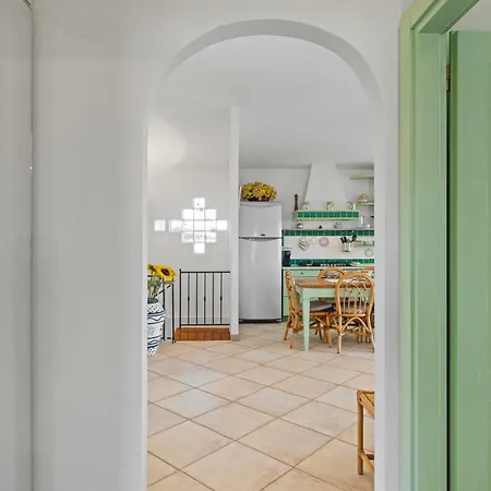 Casa Elena Al Mare Con Piscina Дом отдыха