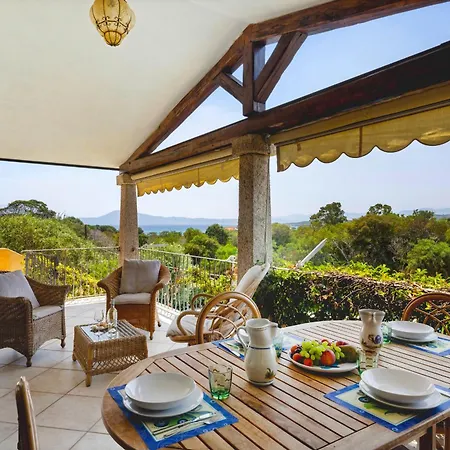 Casa Elena Al Mare Con Piscina 別荘 オルビア