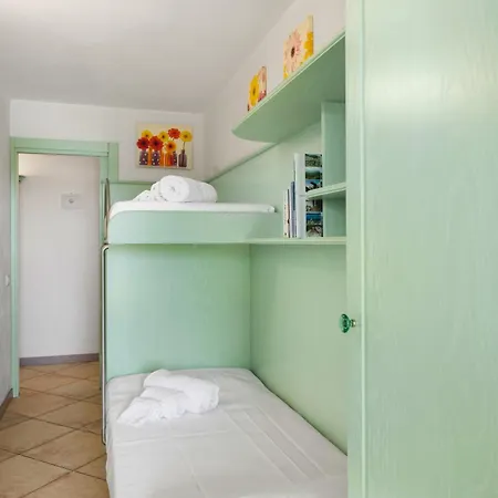 Дом отдыха Casa Elena Al Mare Con Piscina