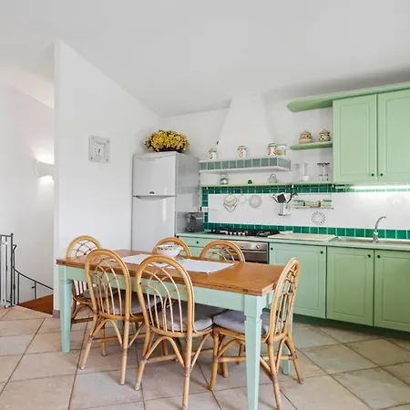 Casa Elena Al Mare Con Piscina 度假居 奧爾比亞