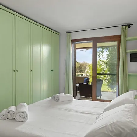 펜션 Casa Elena Al Mare Con Piscina 올비아