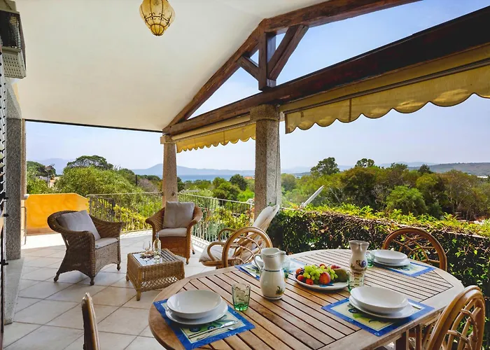 Casa Elena Al Mare Con Piscina Ferienhaus Olbia